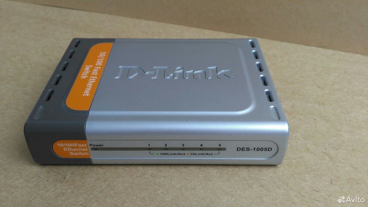 Коммутатор d-link des-1005d. D-link des-1005d питание. Коммутатор д линк дес 1005д. Свитч d-link des-1005d 101018 с/н pl213a1004859.