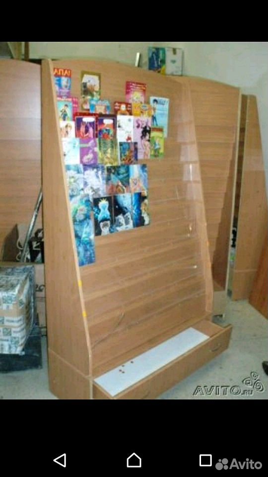 Открытка на стенде, шары салюты картинки