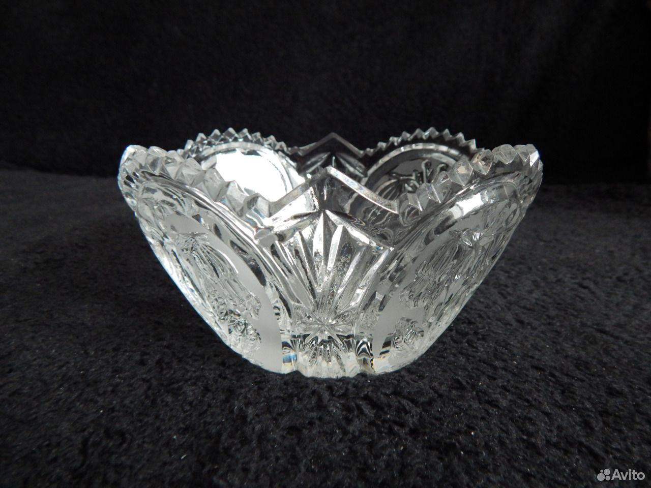 Хрустальный салатник ладья чехословакия. Хрустальные фужеры 70-х годов. Хрусталь 70. Рюмки 70-х годов. Хрусталь солонка 1901.