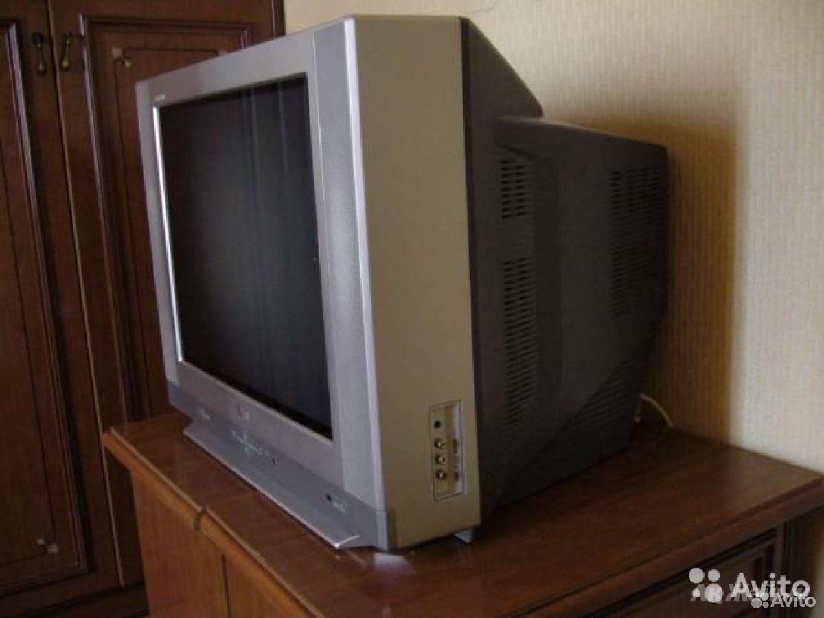 Телевизор lg старые модели. LG Старая модель LG 21fs6rg. Телевизор LG Flatron диагональ 54 см. LD Flatron телевизор. LG Flatron телевизор старый.