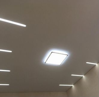 Потолок натяжной дизайнерский с подсветкой