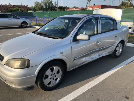 Opel Astra 1.8 AT, 2003, седан, битый