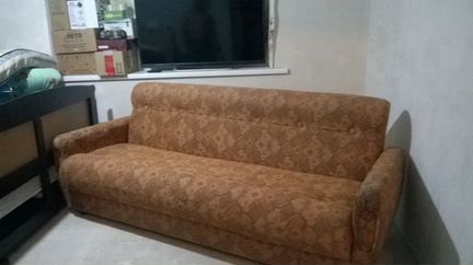 Мягкая мебель (диван и два кресла)