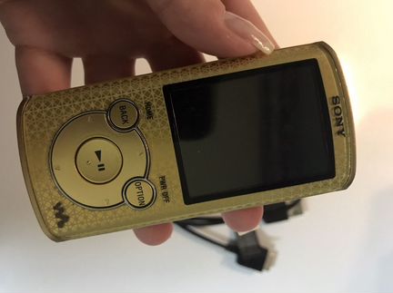 Портативный мультиплеер Sony NW-E 394 (Gold)