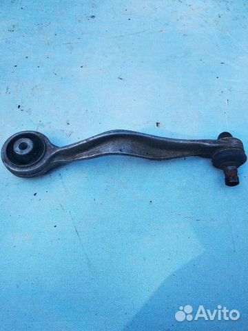 Рычаг правый задний верхний 8E0407510C