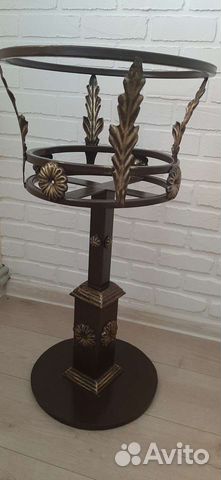 Подставка под цветы металлическая