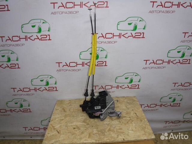 Замок двери передний левый Kia Stinger (2017+)