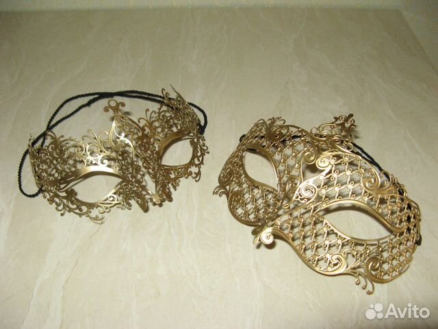 Новая.Маска карнавальная металлическая.Италия