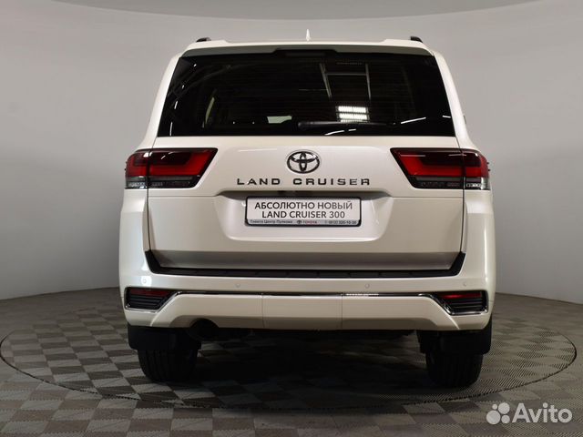 Toyota Land Cruiser 3.3 AT, 2022