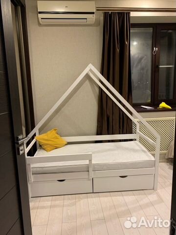 Кровать домик