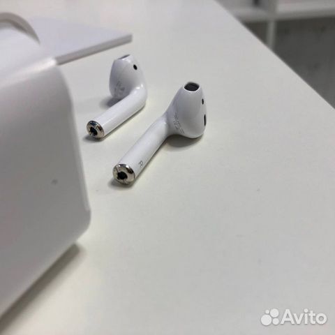 AirPods 2 + (чехол)