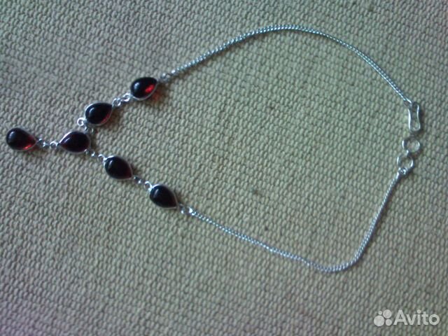 Серебряное ожерелье с гранатом Серебряное ожерелье с гранатом
