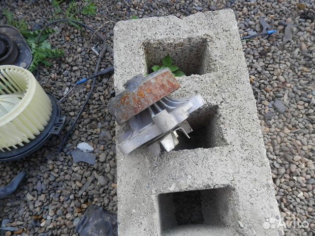 Помпа на Джили Эмгранд