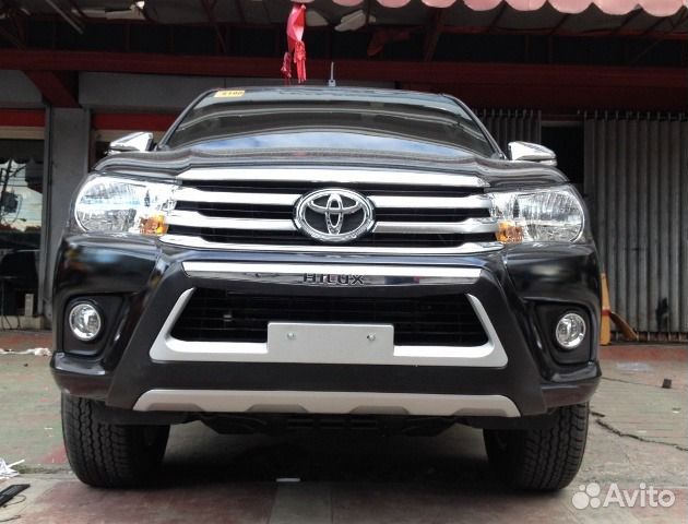 Защита переднего бампера на Toyota Hilux Revo