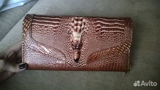 Сумочка-клатч под рептилию на цепочке Сумочка-клатч под рептилию на цепочке
