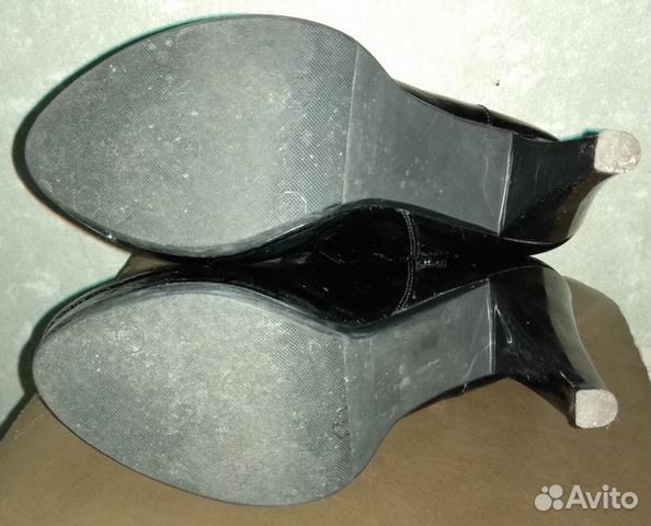 Женские лакерованные сапоги на шпильке Женские лакерованные сапоги на шпильке