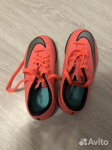 Новые детские бутсы Nike для зала Новые детские бутсы Nike для зала