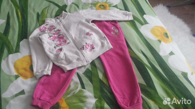 Продаю костюм для девочки (Турция)