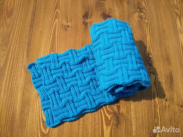 Шарф голубой женский