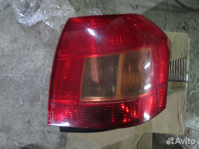 Тойота королла 120 2003 фонарь R L хетчбек