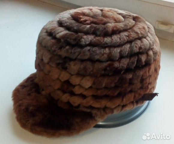Модная женская кепка из вязаной овчины Модная женская кепка из вязаной овчины