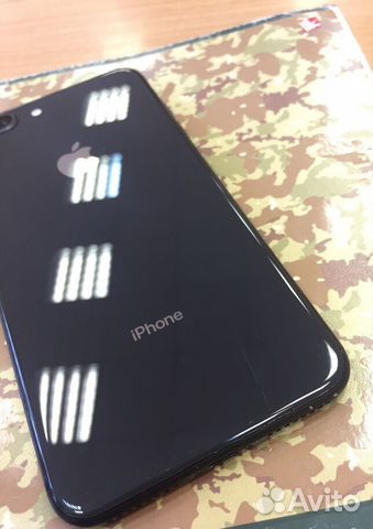 iPhone 8 на 64г разбитый