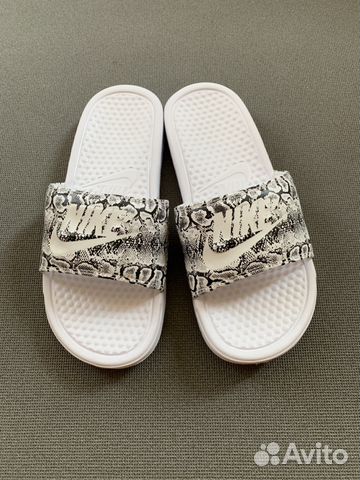 Сланцы Nike