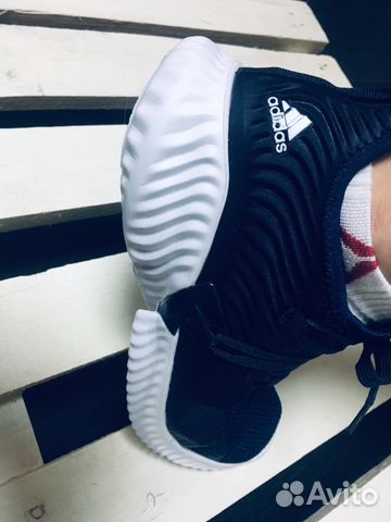 Кроссовки adidas