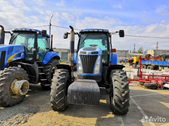 Трактор NEW holland T8040