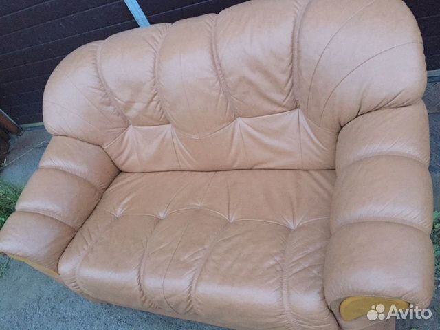 Двух местный кожаный диван Sotka