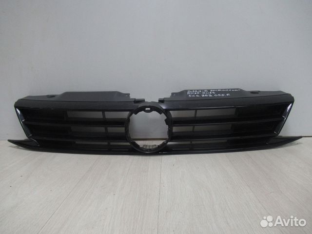 Решетка радиатора Volkswagen Jetta 6 (15) oem 5C68