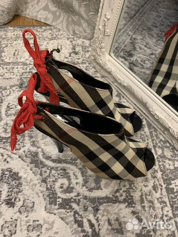 Босоножки женские Burberry