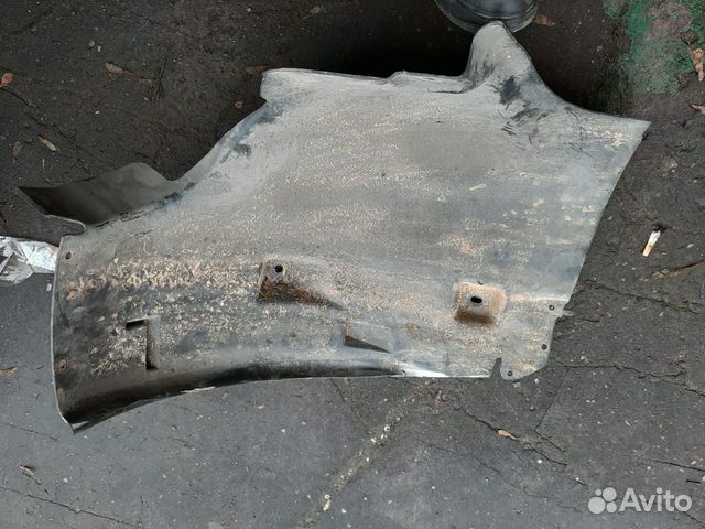 Передний правый подкрылок Mercedes W164 ML 350 Передний правый подкрылок Mercedes W164 ML 350