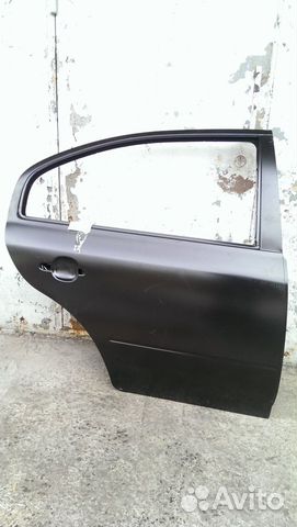 Новая задняя правая дверь Шкода Октавия 1U4833052