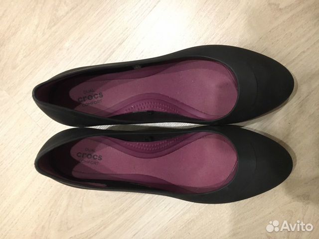 Туфли на танкетке Crocs