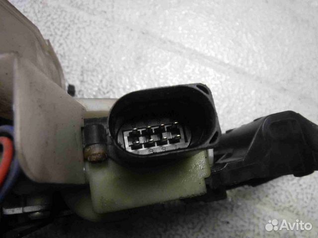 Замок двери передней правой VW Passat (B5) Замок двери передней правой VW Passat (B5)