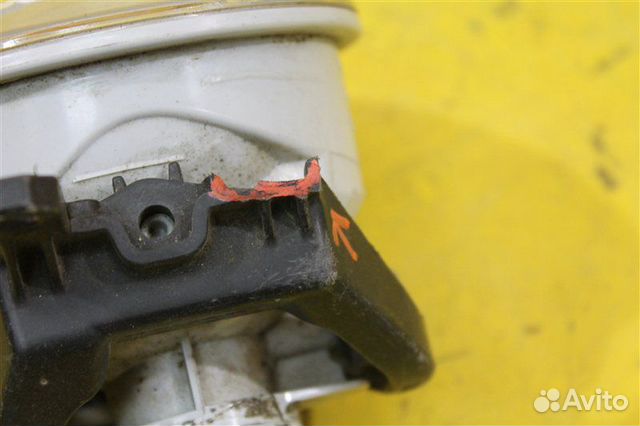 Фара противотуманная передняя левая Toyota Auris