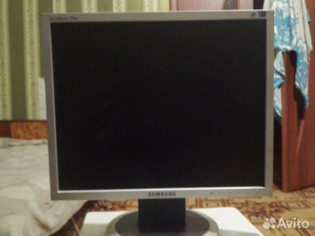 Монитор SAMSUNG