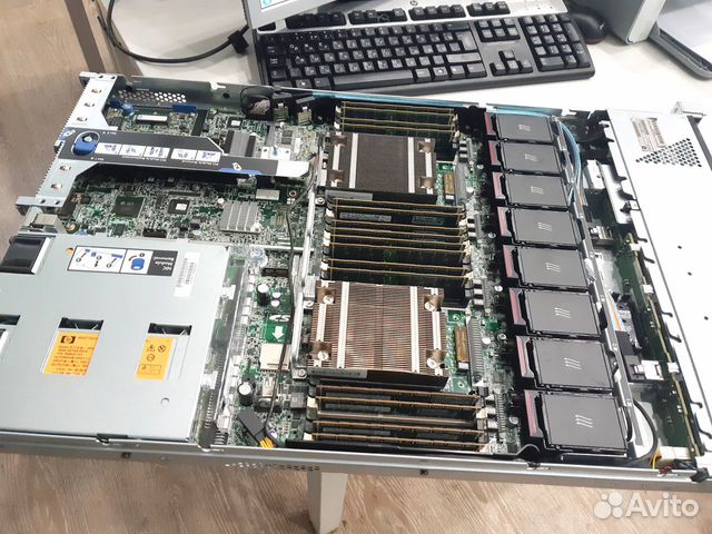 HP DL360p Gen8 8xSFF 2xE5-2667v2/64Gb/2x750W
