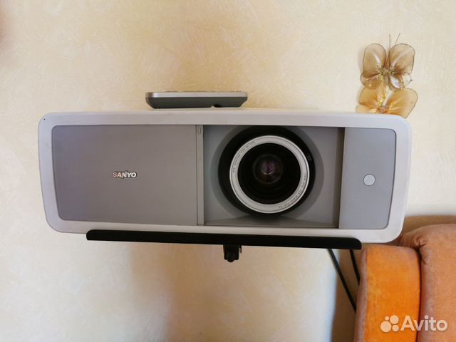 Кино проектор Sanyo plv-z700 Кино проектор Sanyo plv-z700