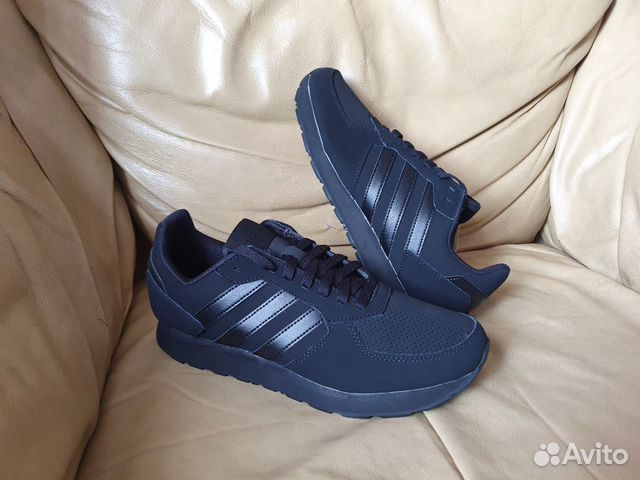 Кроссовки Adidas новые 41 р (27 см ) Кроссовки Adidas новые 41 р (27 см )