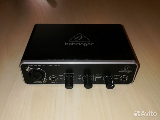 Звуковая карта behringer umc22