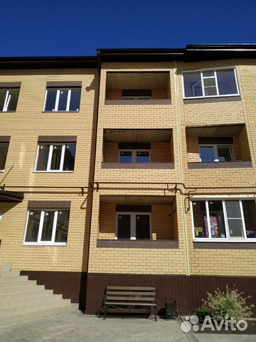 1-к квартира, 42 м², 1/3 эт.