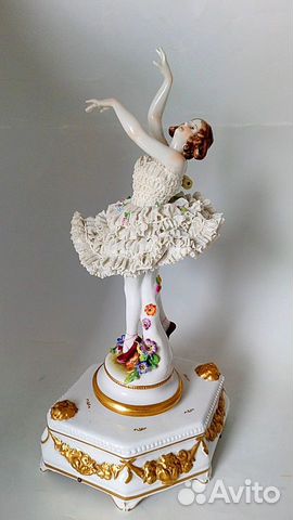 Статуэтка в кружеве -муз.шкатулка Германия 1900-е