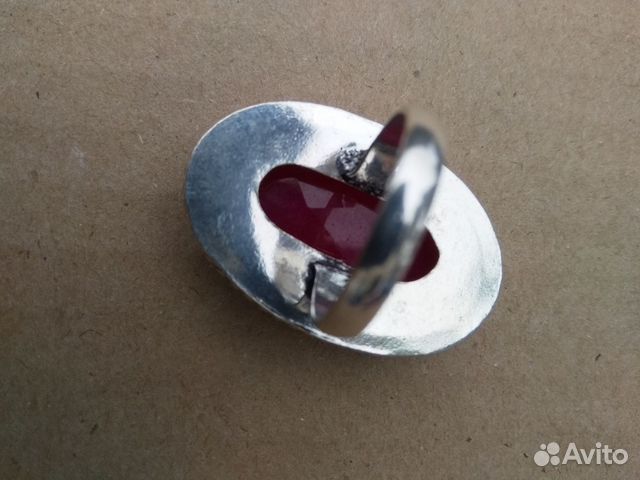Серебряное кольцо с натуральным рубином Серебряное кольцо с натуральным рубином