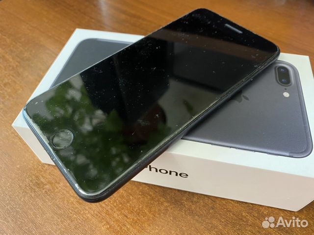 Телефон iPhone 7 Plus 32Gb
