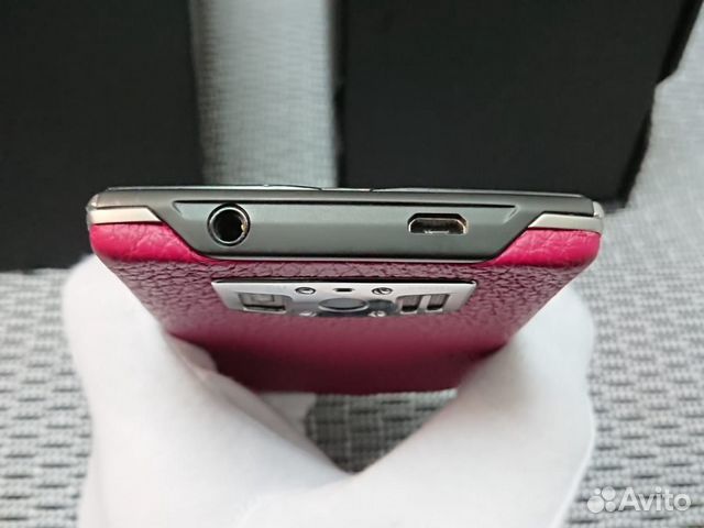 Абсолютно новый смартфон vertu constelation V Pink Абсолютно новый смартфон vertu constelation V Pink