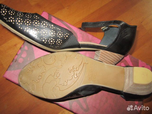 Новые туфли босоножки Chester, кожа Новые туфли босоножки Chester, кожа