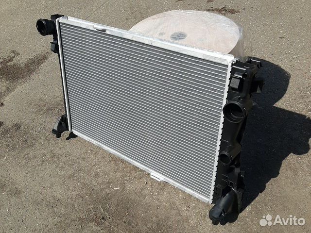 Радиатор охлаждения Мерседес W204 W212 X204 C218