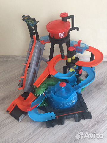 Hot Wheels Сити Невообразимая автомойка FTB67